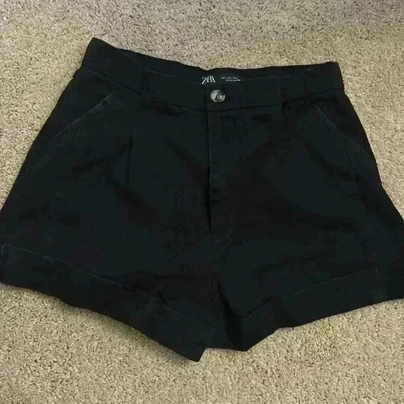 Zara Black jeans short - Picture 1 of 3